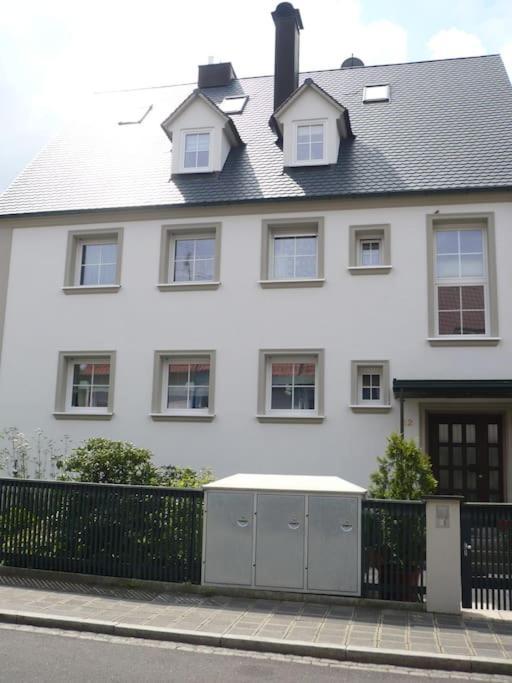 Super Zentral Begehrte Wohnlage Parkplatz Vor Haus Apartman Nürnberg Kültér fotó