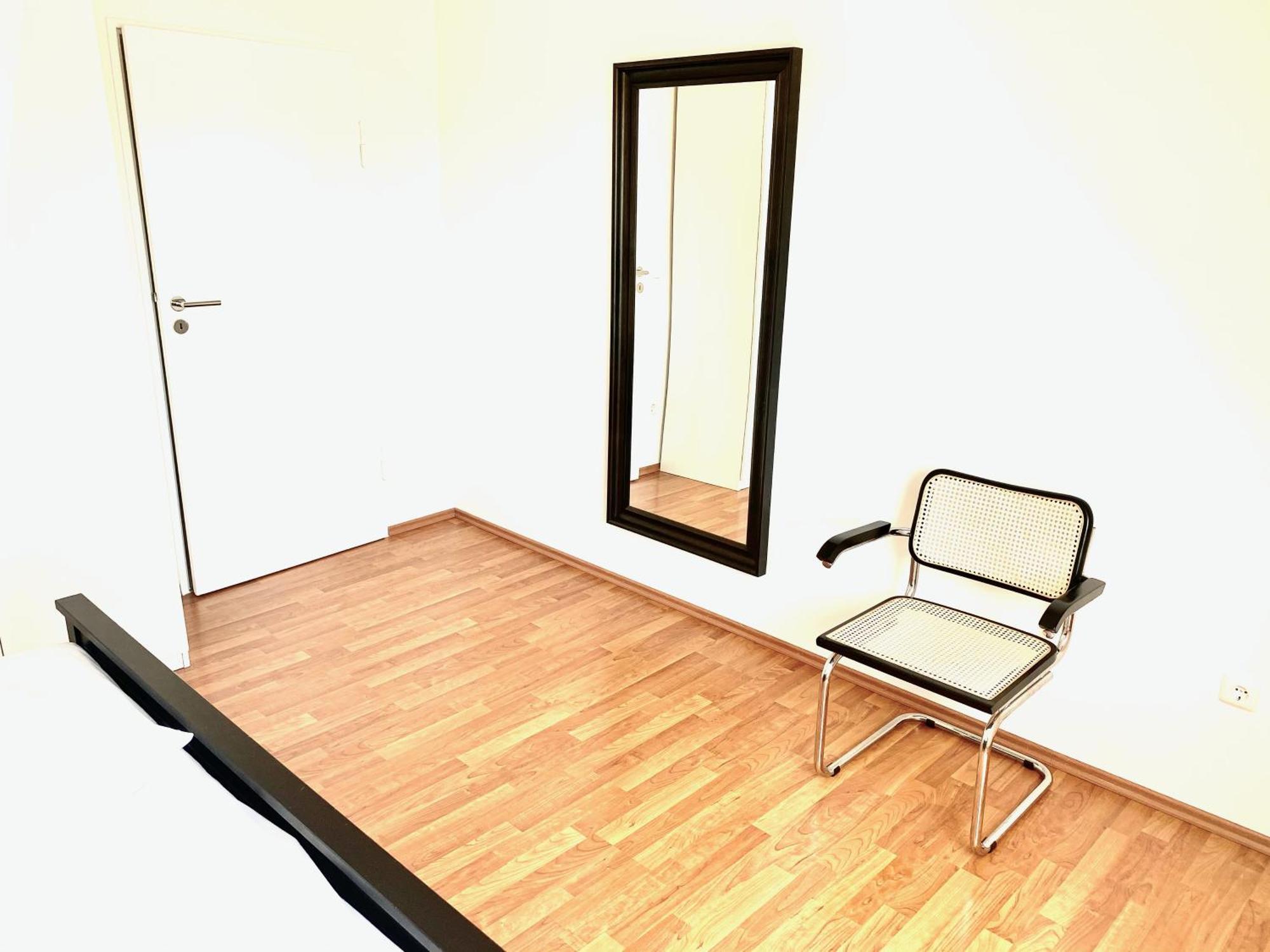Super Zentral Begehrte Wohnlage Parkplatz Vor Haus Apartman Nürnberg Kültér fotó
